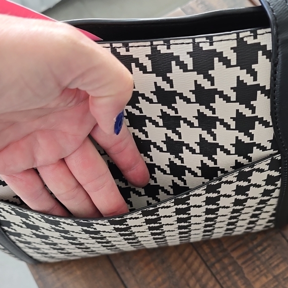 Michael Kors Houndstooth Tote in Black and White - Picture 5 of 10